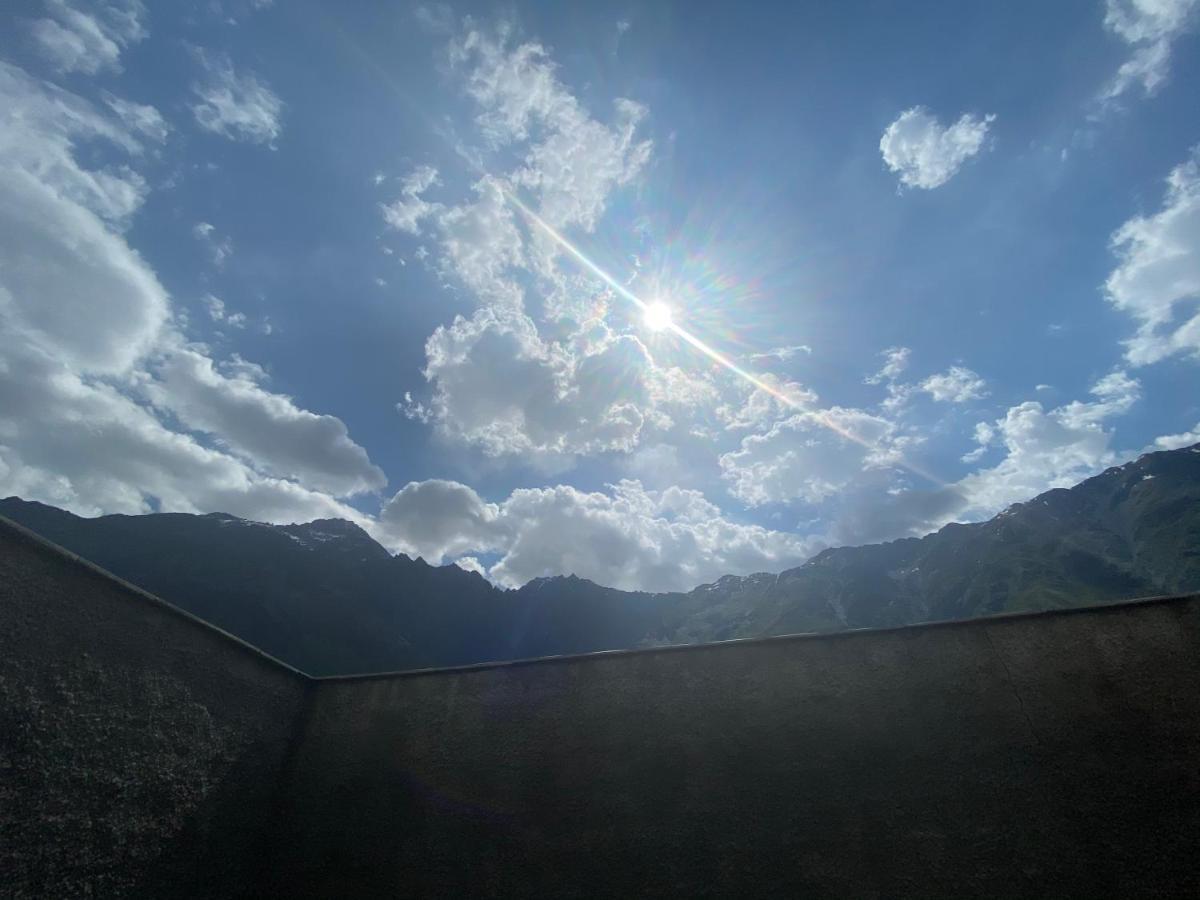 Hotel Uptown Boutique Kazbegi Exterior foto