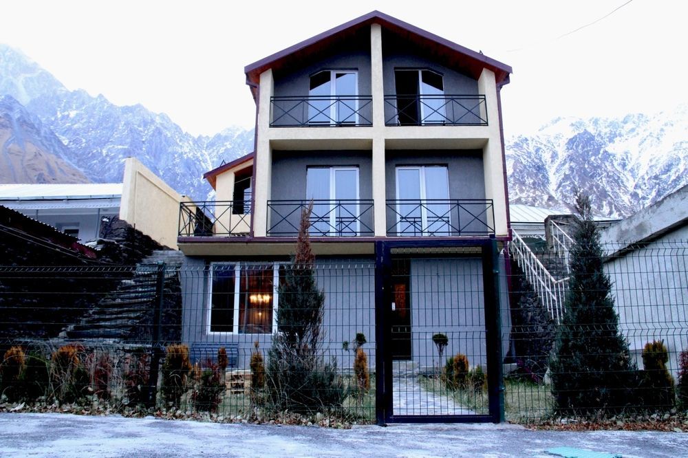 Hotel Uptown Boutique Kazbegi Exterior foto