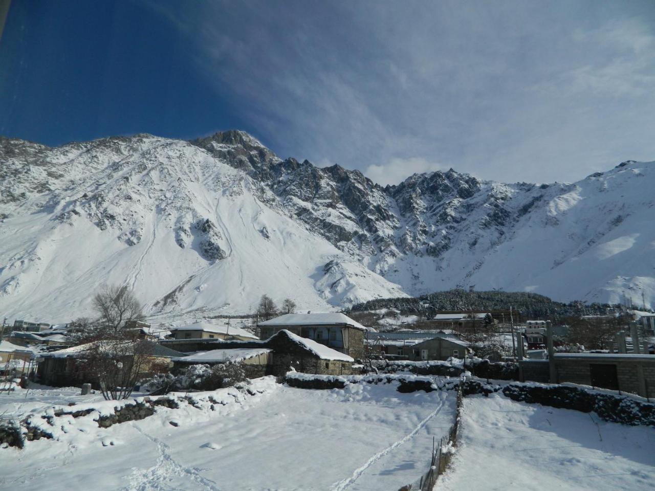 Hotel Uptown Boutique Kazbegi Exterior foto